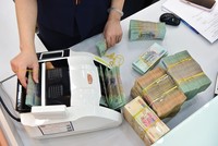 Cạnh tranh huy động gay gắt đã và đang đẩy chi phí vốn của các ngân hàng đi lên