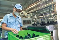 Nhập khẩu tăng nhanh hơn xuất khẩu khiến cán cân thương mại chuyển sang nhập siêu hơn 20 tỷ USD sau 7 tháng
