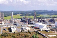 Nhà máy Lọc dầu Dung Quất là một trong những tài sản quy mô lớn gắn với doanh nghiệp nhà nước đang đứng trước yêu cầu cơ cấu lại tỷ lệ sở hữu (Ảnh: Đ.T)