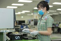 Bên trong nhà máy sản xuất điện thoại Samsung của Hàn Quốc tại Việt Nam. Ảnh: Đức Thanh. 