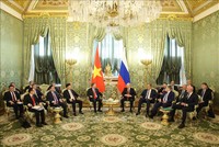Tổng Bí thư, Chủ tịch nước Tô Lâm gặp hẹp Tổng thống Nga V.V. Putin. Ảnh: Thống Nhất/TTXVN.