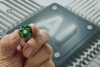 TP.HCM ưu tiên thu hút nhà đầu tư chiến lược vào lĩnh vực chip, bán dẫn - Ảnh: Lê Toàn