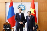 Chủ tịch Quốc hội Trần Thanh Mẫn hội kiến Thủ tướng Mông Cổ Nyam-Osor Uchral. Ảnh: Doãn Tấn/TTXVN