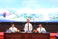 Lãnh đạo các địa phương vùng Đông Nam Bộ và ĐBSCL cùng thảo luận hợp tác phát triển - Ảnh: L.A