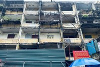 Chung cư cũ nguy hiểm tại Hà Nội.