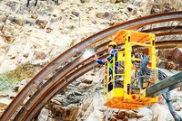 Các bộ, ngành đang nỗ lực tháo gỡ điểm nghẽn để thúc giải ngân vốn đầu tư công. Trong ảnh: Thi công hầm đường bộ Hoàng Liên. Ảnh: Đức Thanh 
