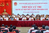 Thủ tướng Lê Minh Hưng cùng đoàn đại biểu Quốc hội thành phố Hải Phòng tiếp xúc cử tri trước kỳ họp thứ 2, Quốc hội khóa XVI - Ảnh: chinhphu.vn