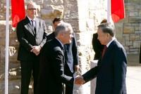 Thủ tướng Canada Mark Carney đón Tổng Bí thư, Chủ tịch nước Tô Lâm. (Ảnh: Thống Nhất/TTXVN)