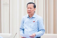 Chủ nhiệm Ủy ban Kinh tế và Tài chính Phan Văn Mãi trình bày báo cáo thẩm tra sơ bộ dự án Luật - Ảnh: QH. 