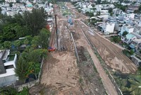 Một đoạn đường Vành đai 2 TP.HCM đã bàn giao mặt bằng để thi công - Ảnh: Lê Toàn 