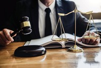 Tòa án là một trong những cách thức giải quyết khi có tranh chấp bảo hiểm 
