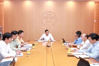 Phó Chủ tịch UBND TP. Hà Nội Đỗ Anh Tuấn chủ trì cuộc họp.