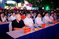 Đại biểu tham dự khai mạc Games ON: Hải Phòng 2026 tại Quảng trường Nhà hát thành phố.