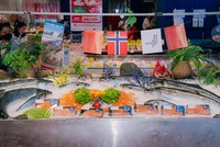 Cá hồi Na Uy được bày bán tại siêu thị ở Việt Nam.