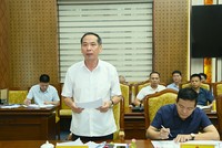 Lãnh đạo Sở Tài chính báo cáo tại cuộc họp 