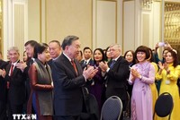 Đại diện cộng đồng người Việt Nam tại châu Âu dự cuộc gặp gỡ với Tổng Bí thư, Chủ tịch nước Tô Lâm và Phu nhân Ngô Phương Ly. (Ảnh: Thống Nhất/TTXVN)