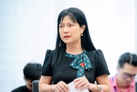 Đại biểu Tạ Thị Yên phát biểu tại tổ.