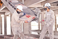 Tiêu thụ xi măng trong nước và xuất khẩu đều khởi sắc.