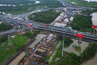 Dự án đường Vành đai 3 TP.HCM đang tăng tốc thi công nhưng thiếu vật liệu xây dựng nên ảnh hưởng đến tiến độ dự án - Ảnh: Lê Toàn 