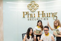 Chứng khoán Phú Hưng: Kỳ vọng thị trường nửa cuối năm tăng trưởng mạnh, tích cực có thể chạm 1.452 điểm