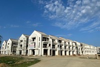 Hoian d'Or do Tracodi làm tổng thầu đã thi công xong 90% hạ tầng kỹ thuật nội khu và phần thân của 202 căn shophouse, dự kiến bàn giao trong quý 3/2022