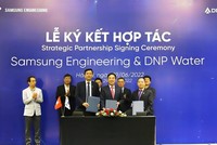 Hình ảnh tại buổi lễ ký kết với sự tham gia, chứng kiến của ban lãnh đạo DNP Holding và điều hành Samsung Engineering Kang Gyu-yeon và Chủ tịch HĐQT DNP Water Ngô Đức Vũ