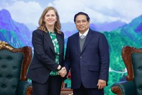 Thủ tướng Phạm Minh Chính và bà Lynn Maxwell, Tổng giám đốc Thương mại toàn cầu của S&P Global Ratings tại cuộc gặp ngày 26/2.