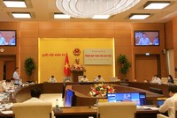 Kinh tế khó khăn, thị trường chứng khoán vẫn tăng trưởng vượt bậc