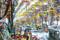 Dây chuyền lắp ráp xe KIA tại nhà máy Chu Lai Trường Hải