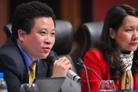 Sau khi ông Hà Văn Thắm bị bắt cuối tháng 10/2014, bà Nguyễn Minh Thu (phải) được bổ nhiệm làm Chủ tịch kiêm Tổng giám đốc OceanBank. Nhưng hơn hai tháng sau, bà cũng rơi vào vòng lao lý