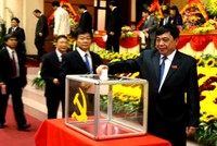 Các đại biểu tiến hành bầu Ban Chấp hành Đảng bộ tỉnh Lạng Sơn, nhiệm kỳ 2015-2020