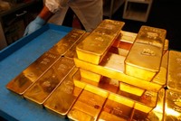 Ám ảnh “chiến tranh lạnh” làm “nóng” giá vàng