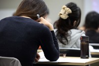 Phụ nữ Nhật Bản lao đầu vào cổ phiếu