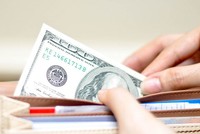 Quý II, cổ tức của các tập đoàn châu Âu đạt 153 tỷ USD