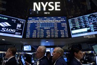 "Bóng tối mùa Thu” đang... nấp sau thị trường chứng khoán