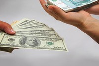 Nga thừa nhận đã bơm hơn 4 tỷ USD để cứu đồng Rúp