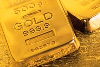 Ngược thế giới, vàng trong nước giảm nhẹ, USD tăng mạnh