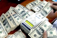 Vàng tăng nhẹ, USD ngân hàng lên cao nhất lịch sử