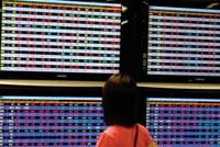 Đến năm 2010, giá trị vốn hóa TTCK đạt 50% GDP và đến năm 2020 đạt 70% GDP