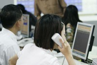 Nhiều nhà đầu tư lựa chọn giao dịch trực tuyến do tiện lợi