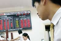 Cầu ngoại tệ đang gây áp lực lên tỷ giá.