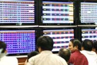 Cổ phiếu niêm yết “nhìn” OTC