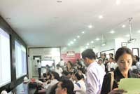 Càng sát những phiên giao dịch cuối cùng trước khi chuyển sàn, giá và khối lượng giao dịch của SSI càng tăng.