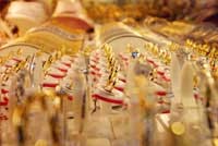 Vàng sức nóng còn lan tỏa