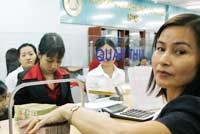 Ước tính mức tăng 1% lần này chỉ "giúp" NHNN rút khỏi lưu thông khoảng 3.000 tỷ đồng.