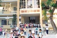 Cần có lời giải cho bài toán xã hội hoá giáo dục, y tế và ổn định an sinh xã hội.