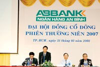 Đại hội đồng cổ đông của ABBank hôm 31/3 quyết định tăng vốn điều lệ lên 3.002 tỷ đồng