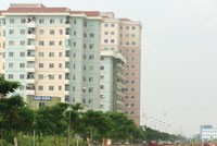 Nguyên nhân khiến cho giá nhà đất chưa "hạ hỏa" được phân tích là nguồn cung trong ngắn hạn vẫn khan hiếm.