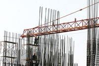 Giá cả nguyên vật liệu tiếp tục ở xu hướng tăng là gánh nặng không nhỏ trên vai các doanh nghiệp