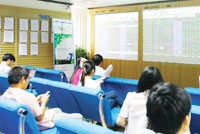 Mỗi NĐT phải tự ý thức bảo vệ tài sản của mình từ việc giám sát tốt hơn hoạt động của công ty.
